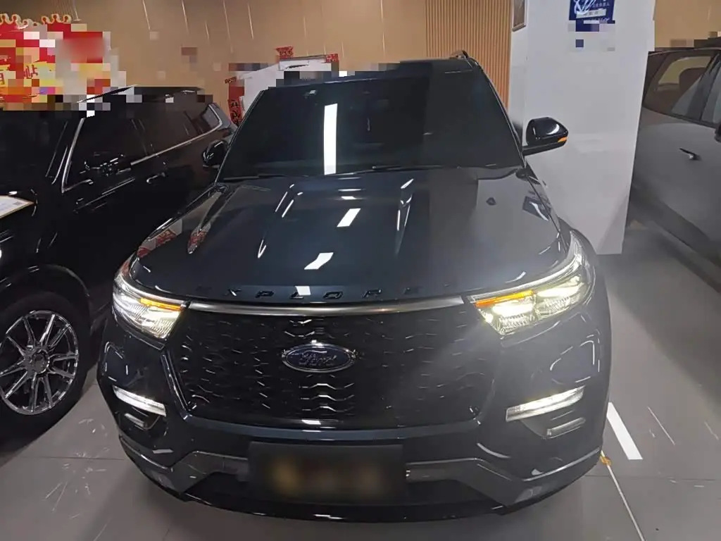 Ford Explorer 2022 — Photo 3/20