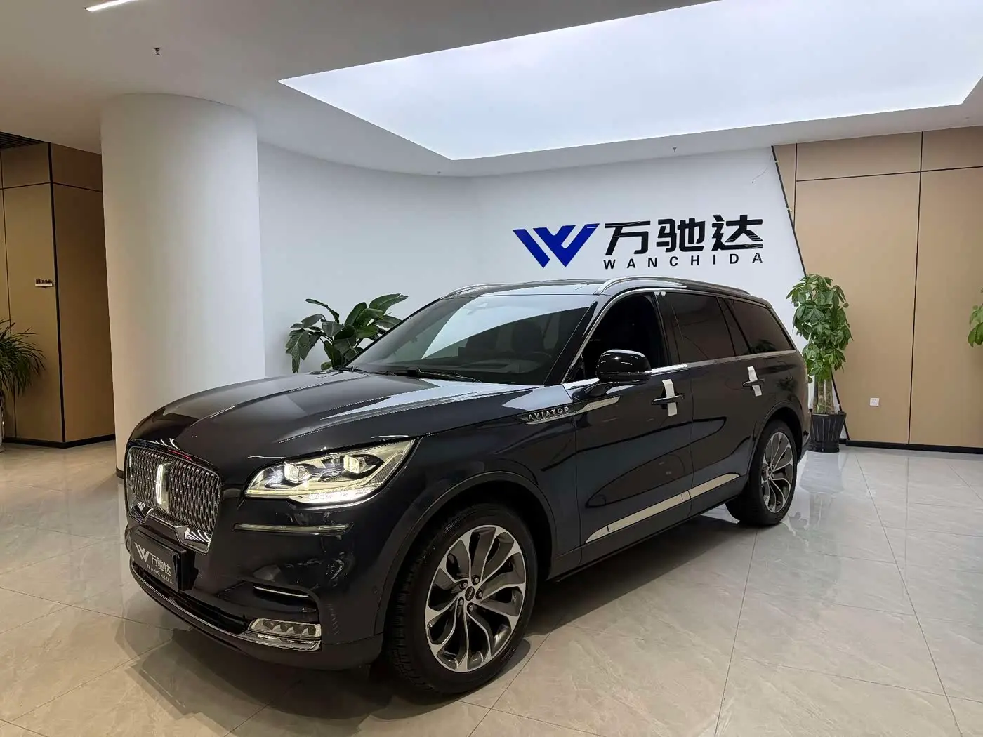 Lincoln Aviator 2021 — Photo 3/9