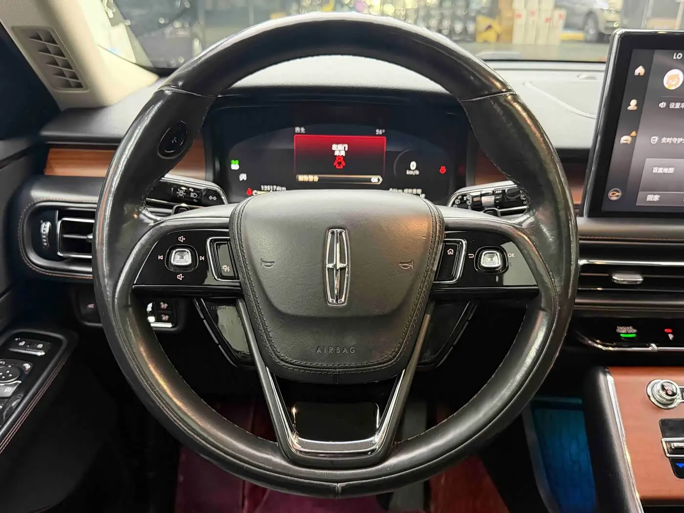 Lincoln Aviator 2021 — Photo 8/15