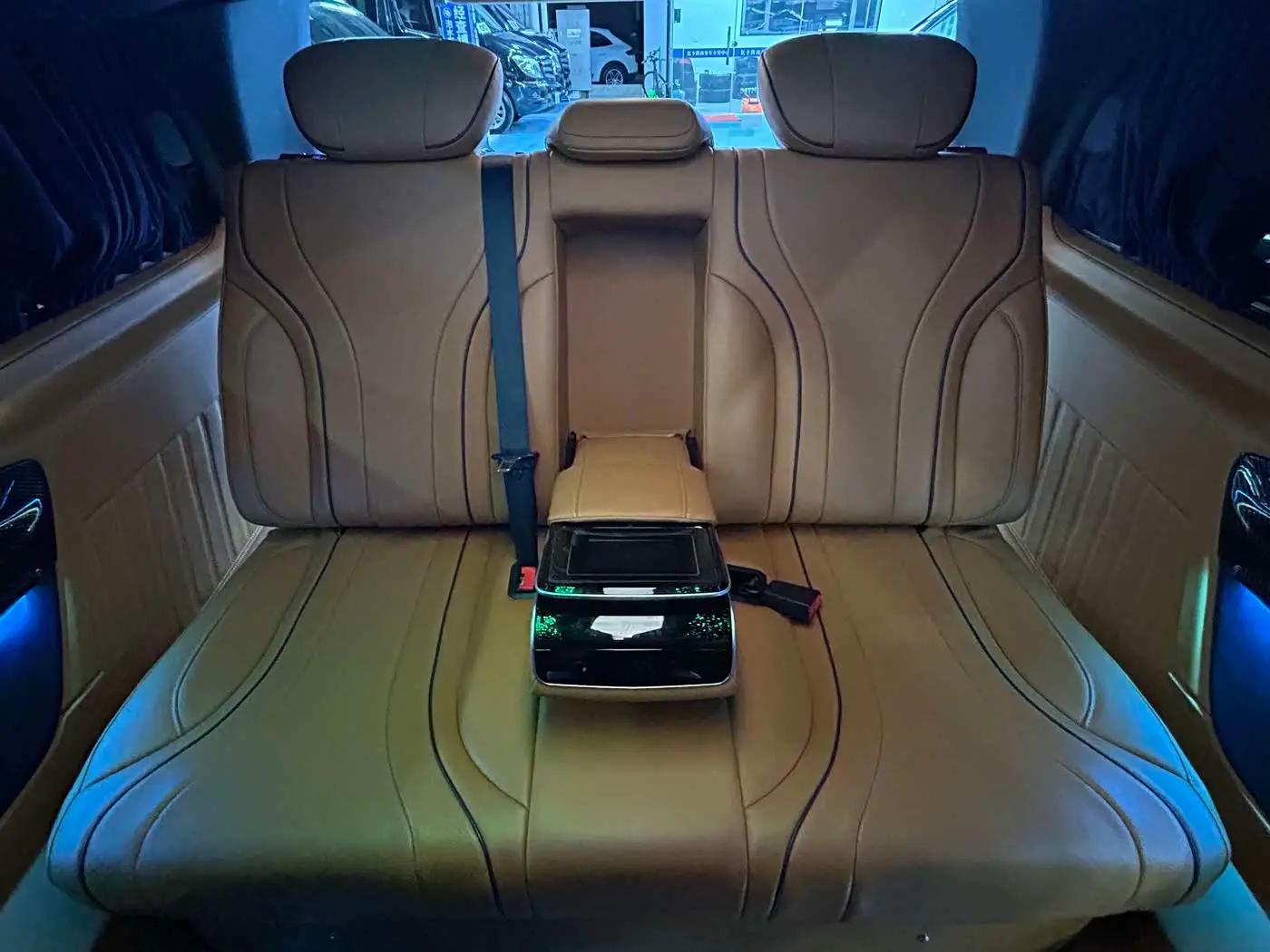 Mercedes-Benz Vito 2023 — Photo 15/20
