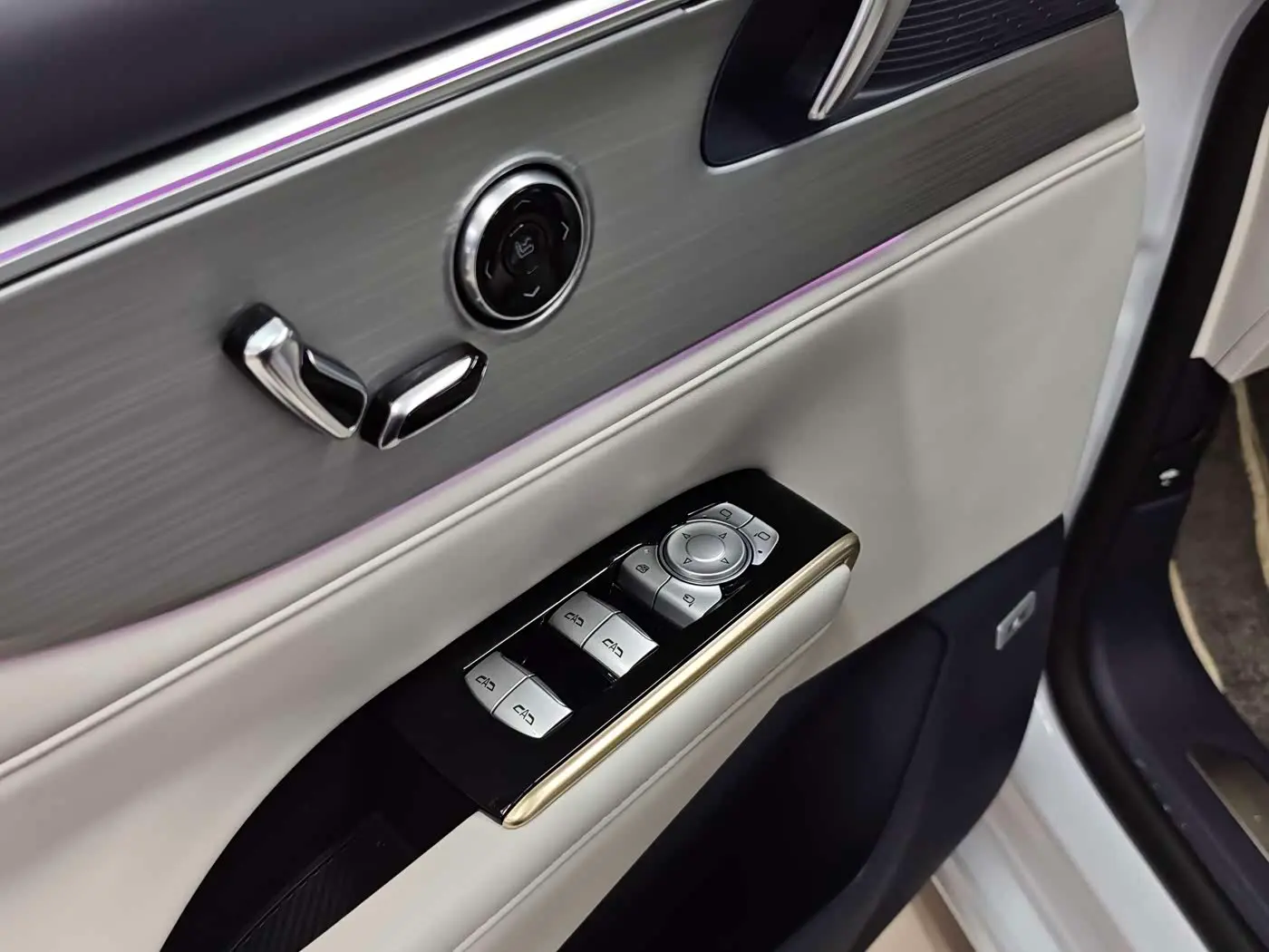 Buick GL8 2026 — Photo 15/18