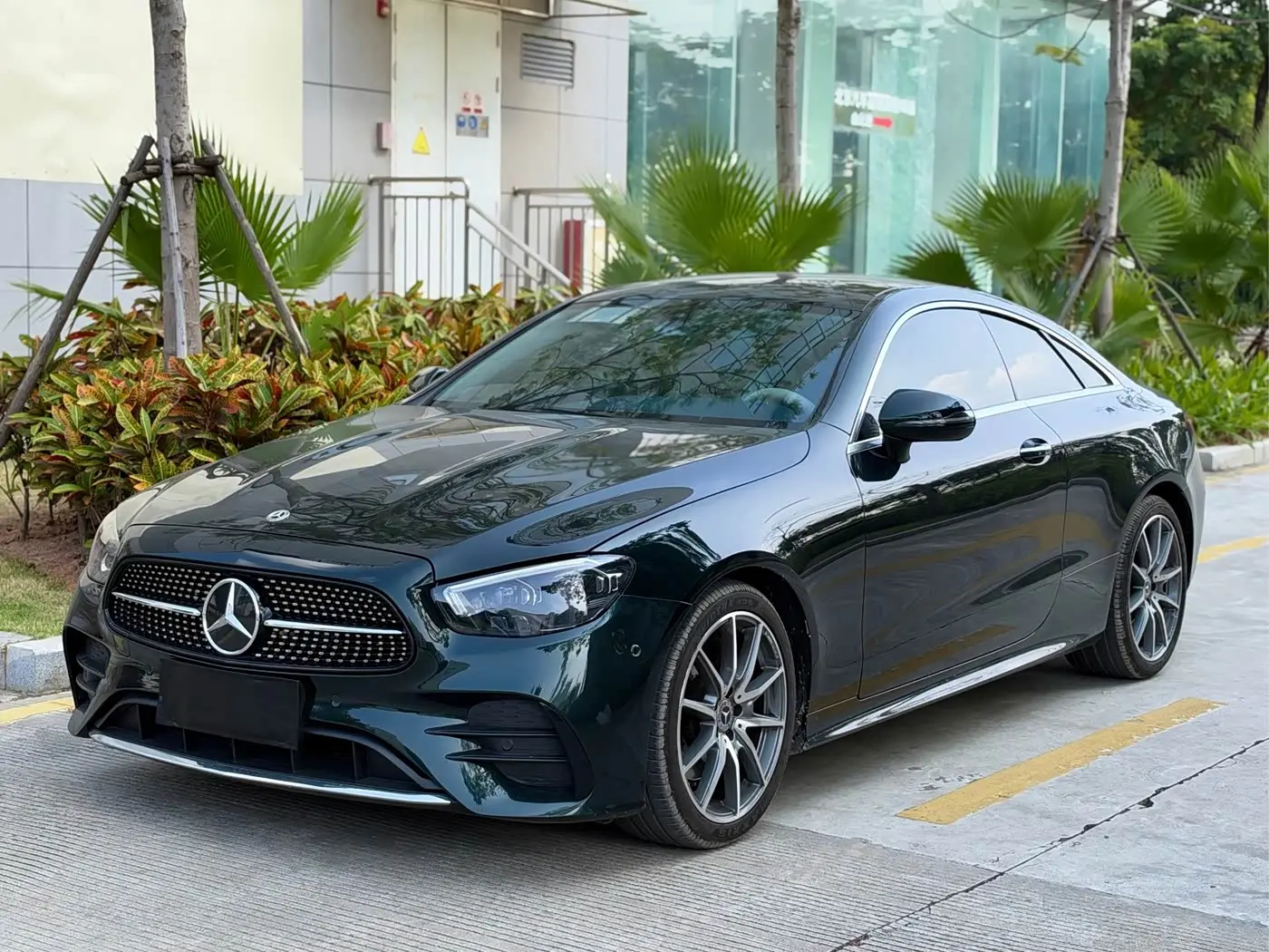 Mercedes-Benz E-Class 2022 — Фото 1/20
