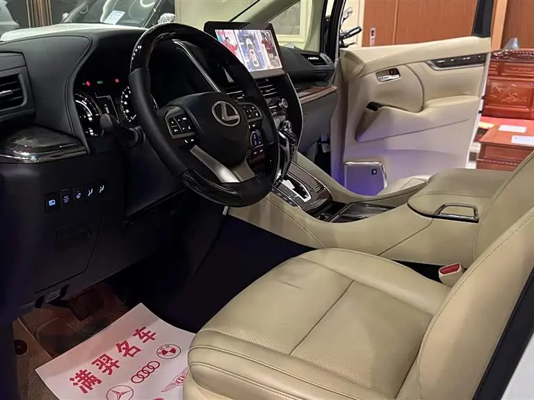 Toyota Vellfire 2019 — Фото 10/20