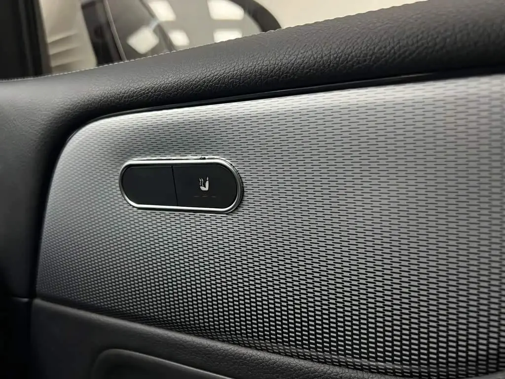 Mercedes-Benz GLB 2021 — Photo 20/20