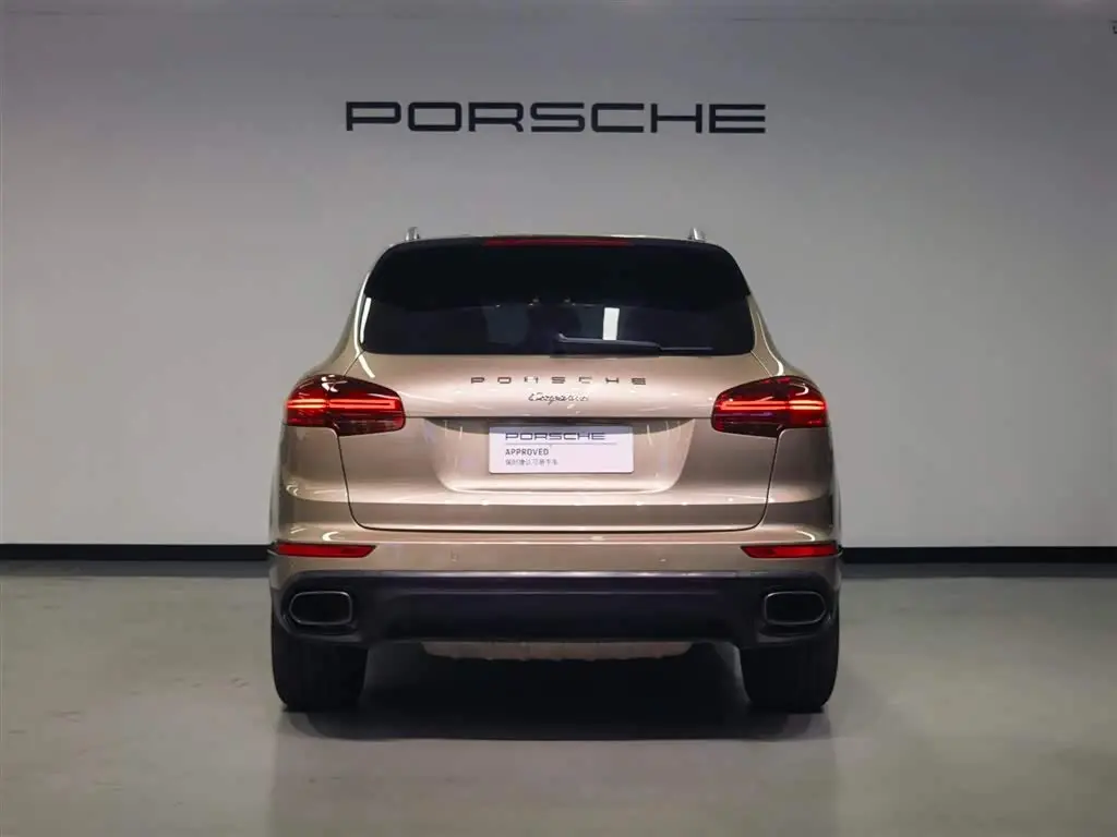 Porsche Cayenne 2018 — Photo 7/19