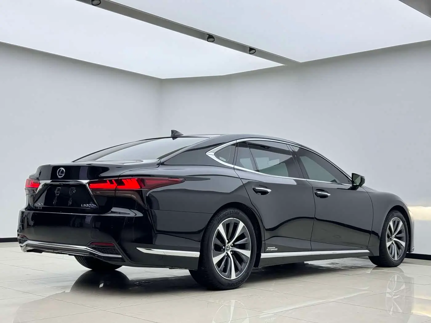 Lexus LS 2022 — Photo 14/14