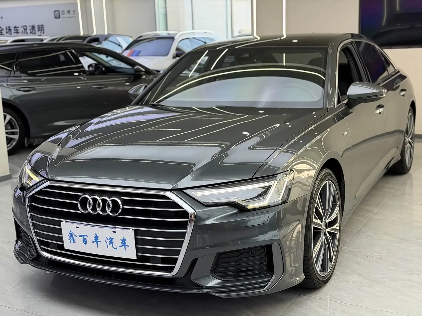 Audi A6L 2021 — Фото 1/11