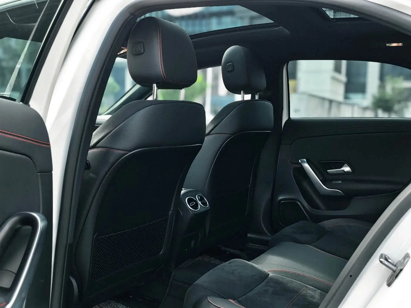 Mercedes-Benz A-Class 2025 — Фото 9/17