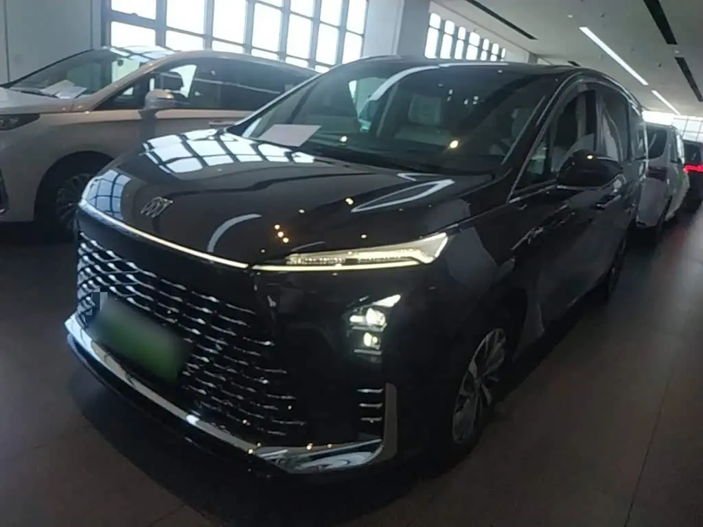 Buick GL8 New Energy 2025 — Photo 2/20