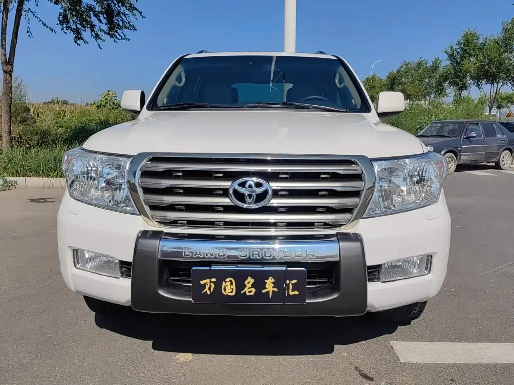 Toyota Land Cruiser 2011 — Фото 2/20