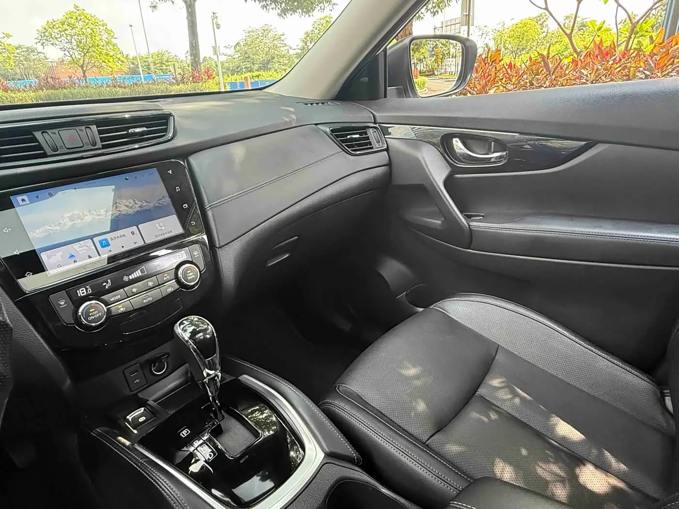Nissan X-Trail 2021 — Photo 13/18