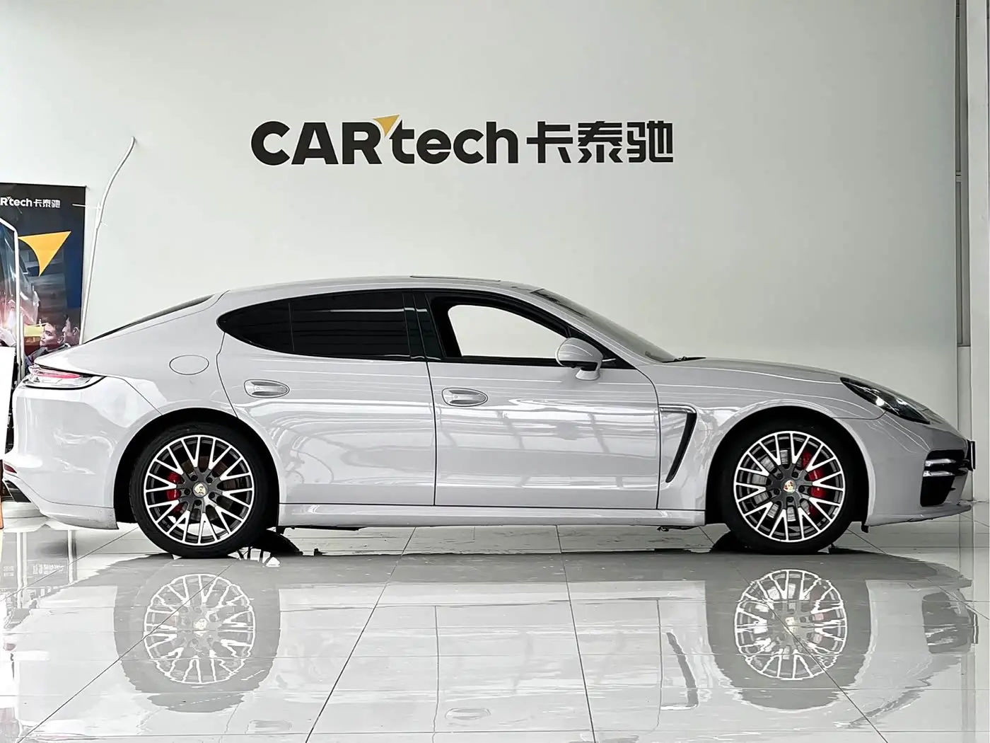 Porsche Panamera 2013 — Photo 4/13