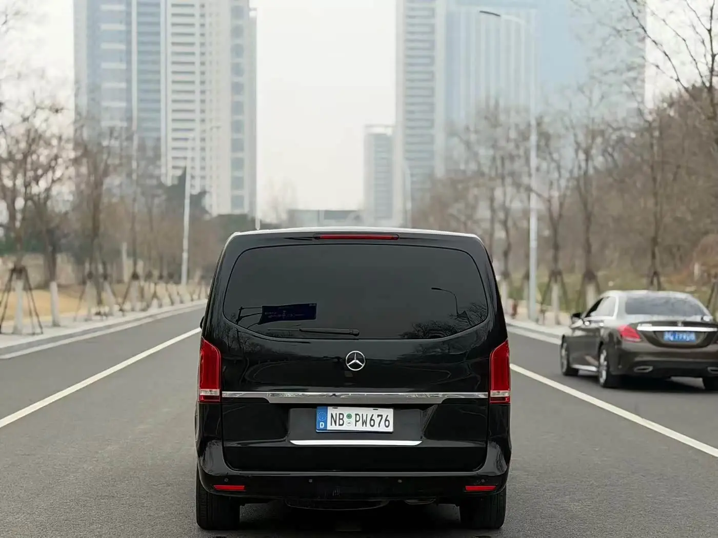 Mercedes-Benz V-Class 2019 — Şəkil 16/17