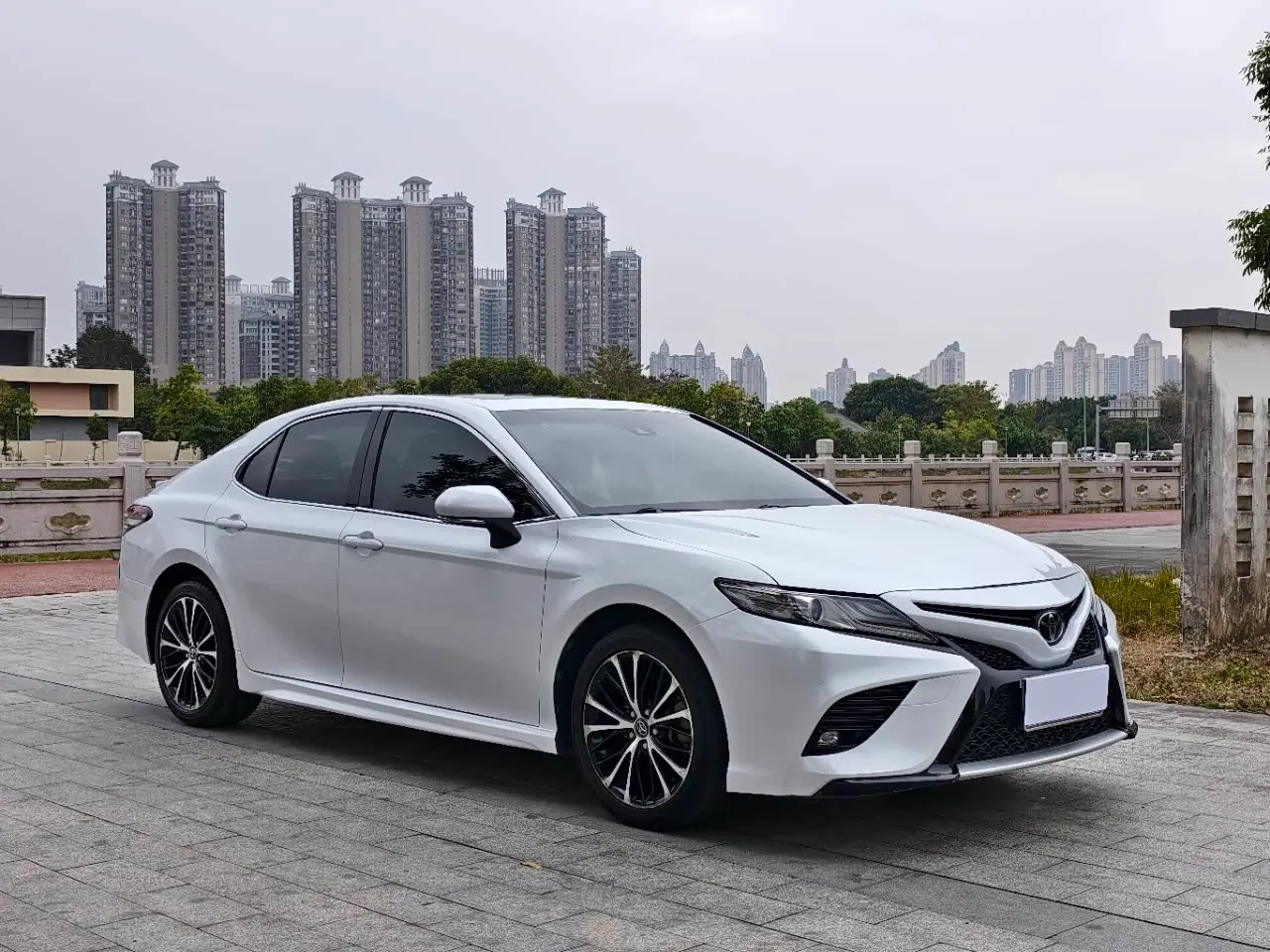 Toyota Camry 2019 — Фото 3/9