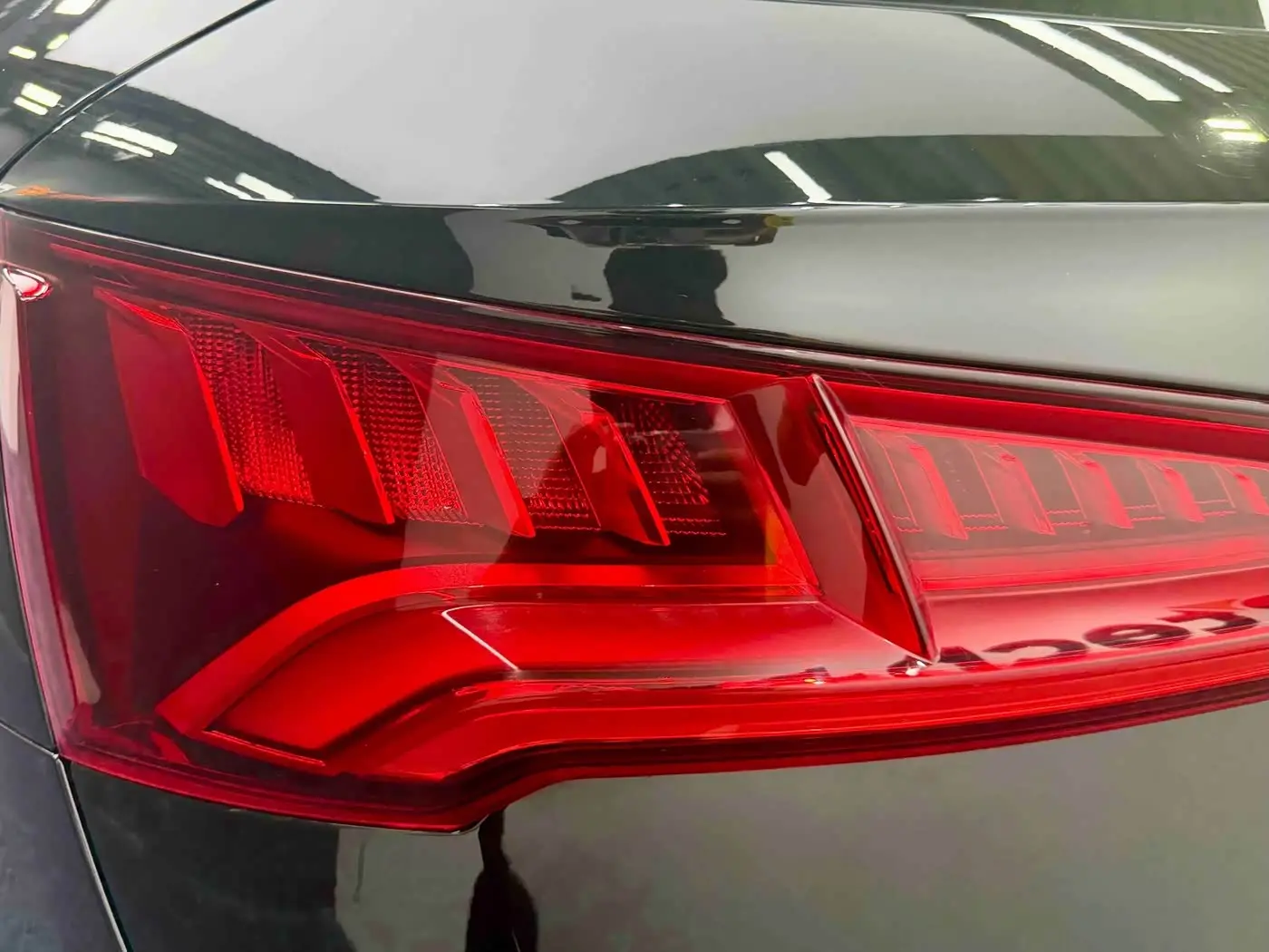Audi Q5L 2020 — Фото 6/14