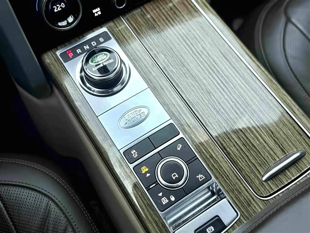 Land Rover Range Rover 2019 — ფოტო 12/20
