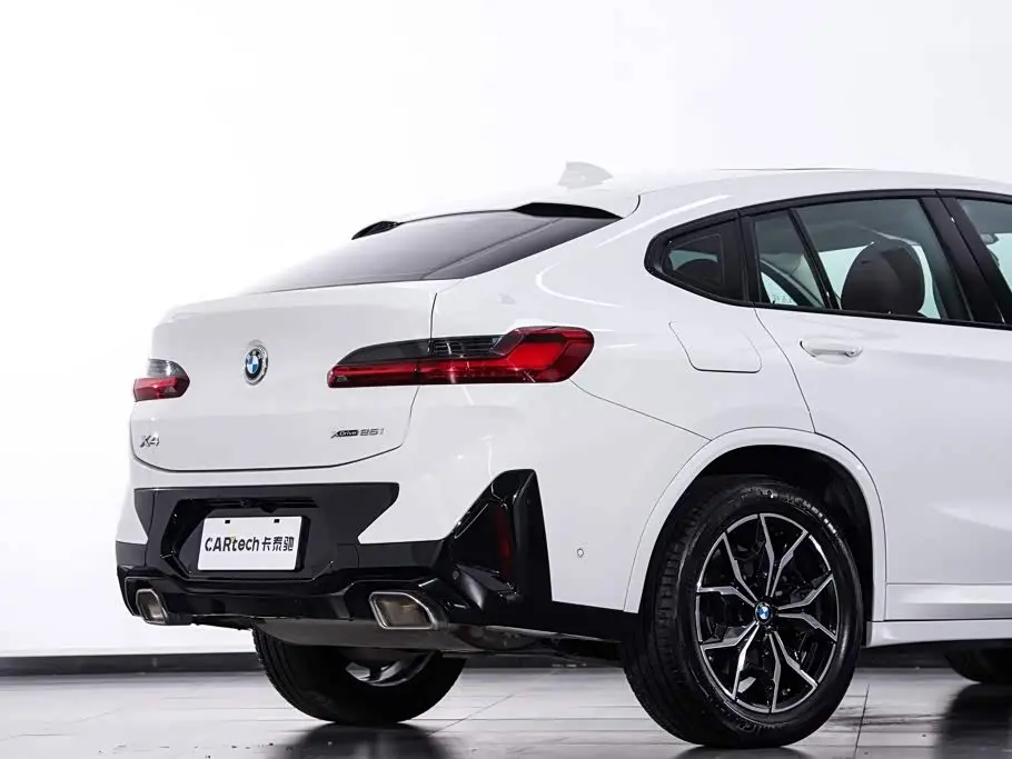 BMW X4 2023 — Photo 9/20