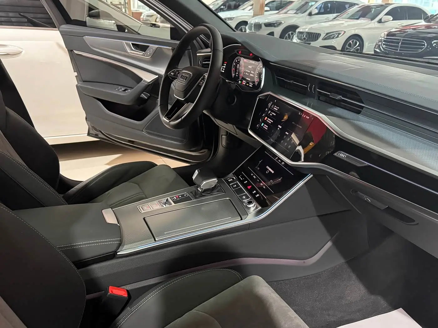 Audi A6L 2024 — Photo 12/20