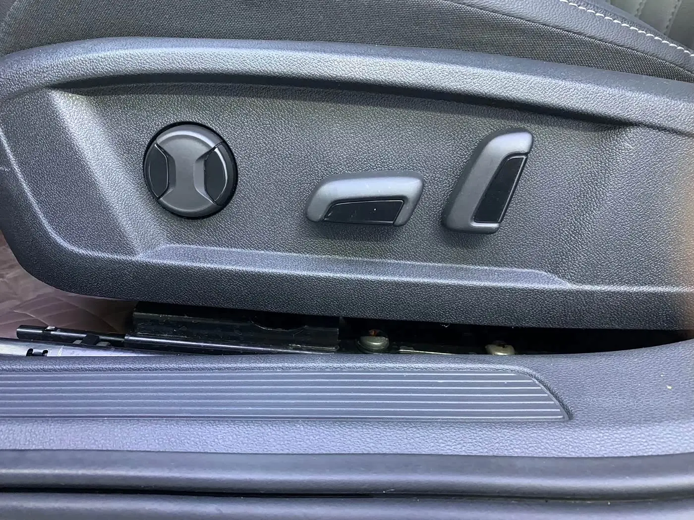 Volkswagen Passat 2022 — Photo 8/20