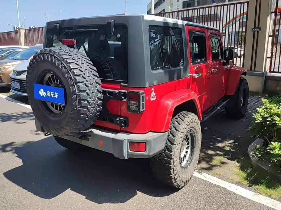 Jeep Wrangler 2016 — Фото 3/16