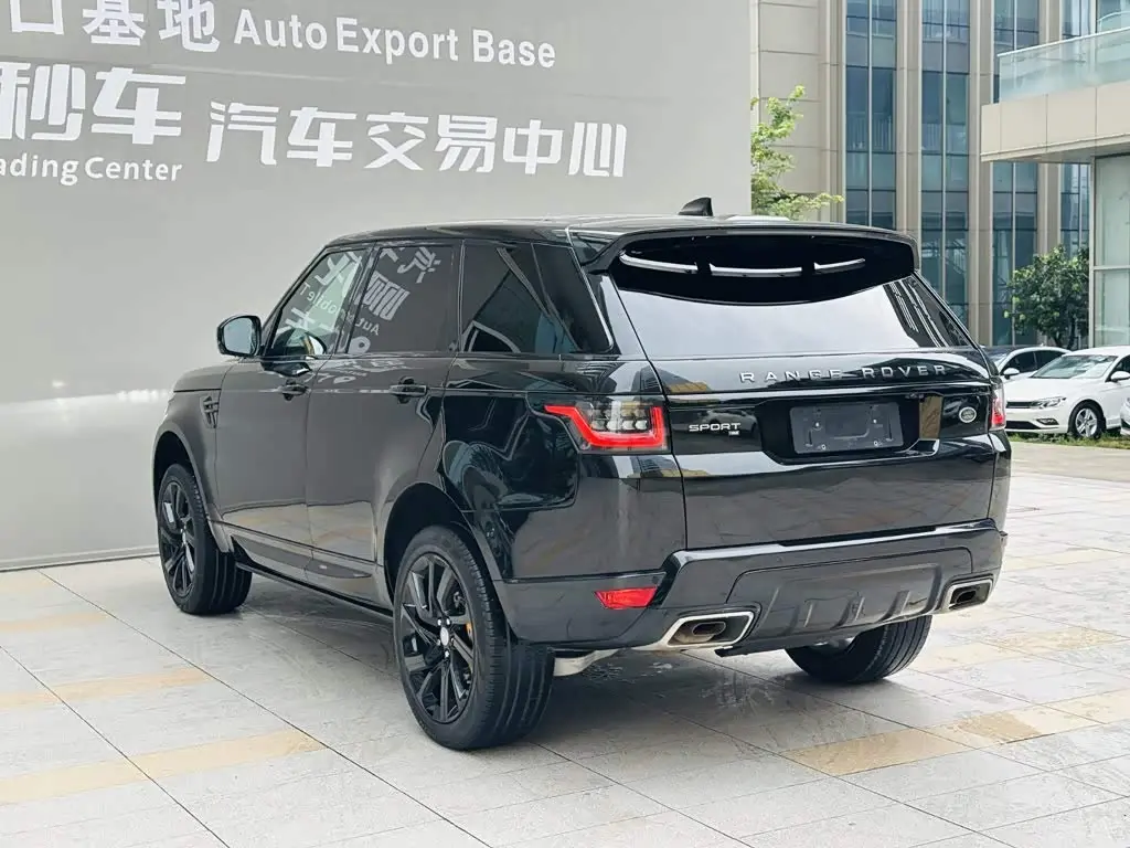 Land Rover Range Rover Sport 2020 — Photo 18/20