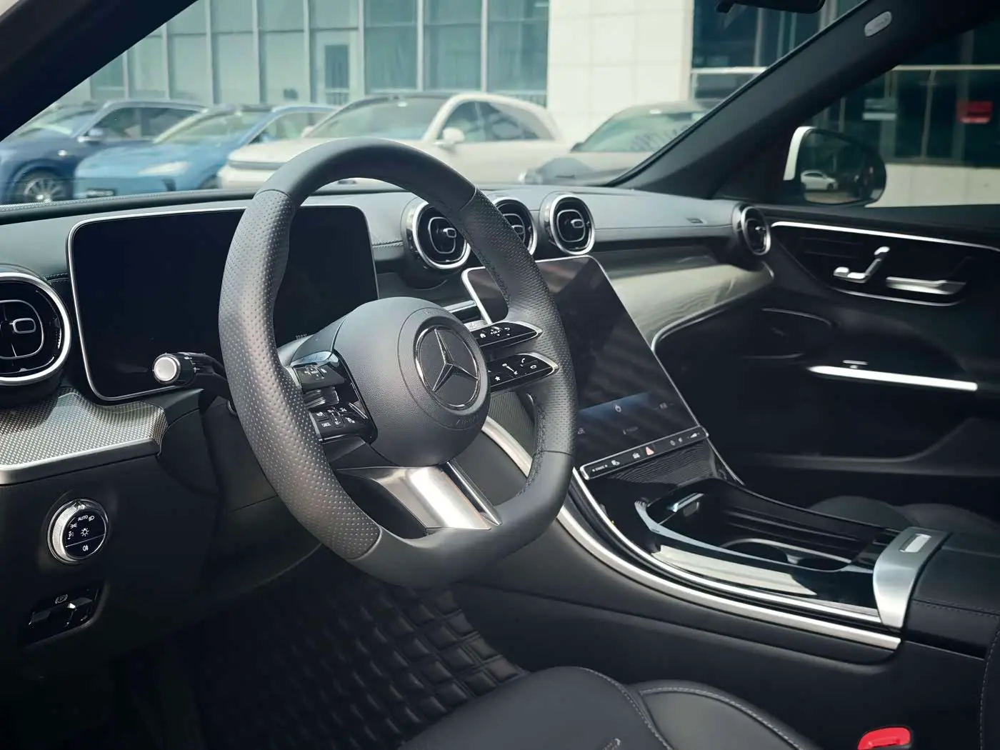 Mercedes-Benz C-Class 2023 — Фото 4/20