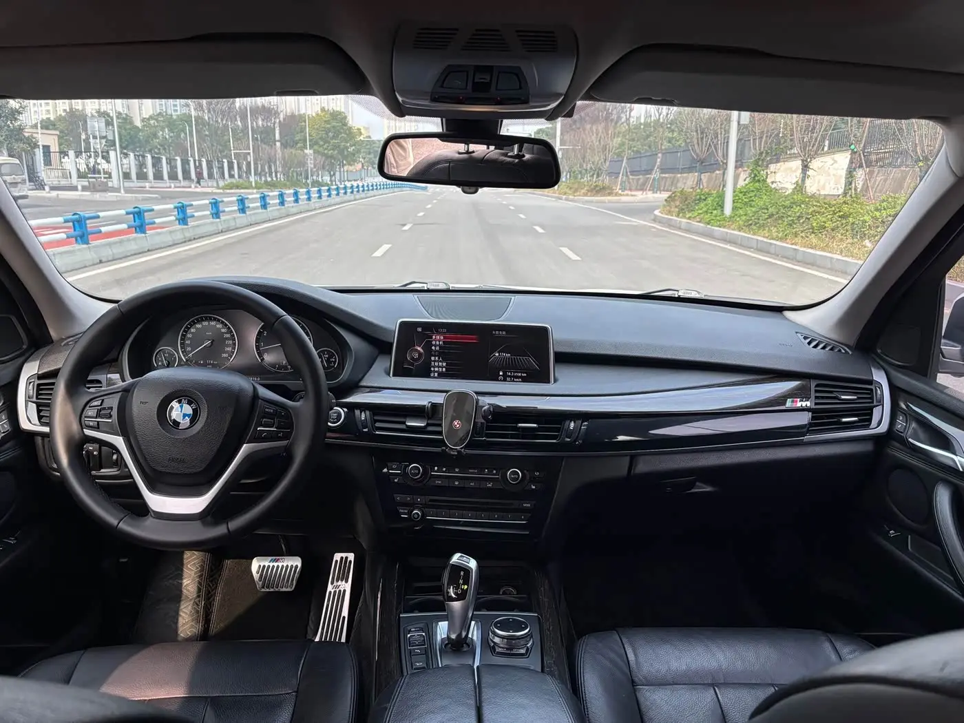 BMW X5 2014 — Photo 11/13
