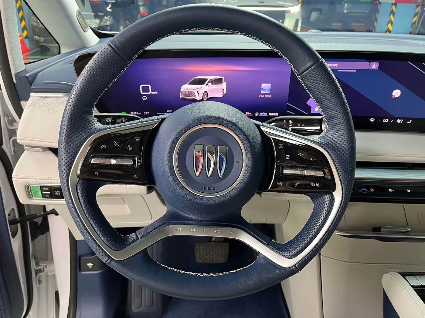 Buick GL8 New Energy 2025 — Photo 12/20