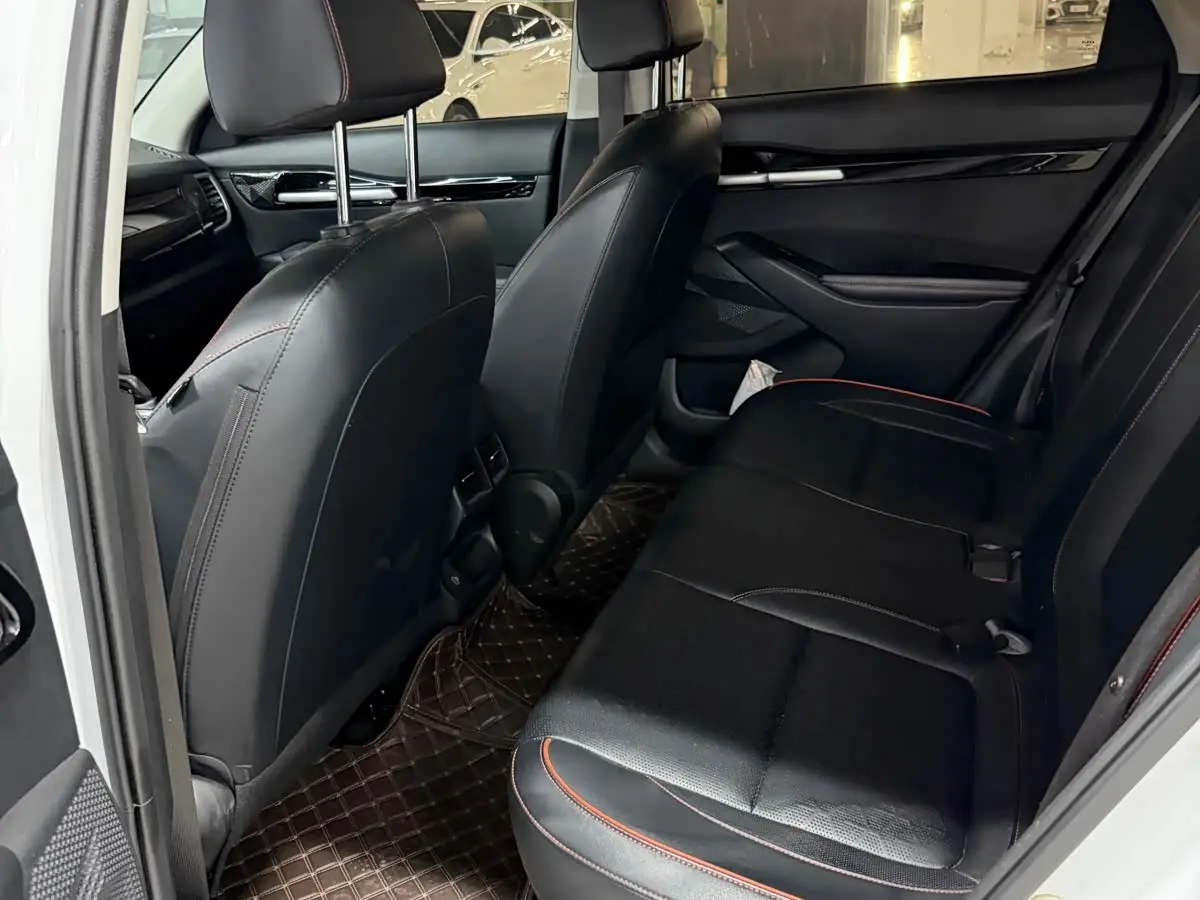 Kia Seltos 2023 — Photo 3/7