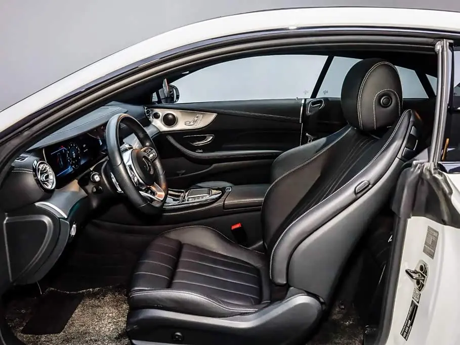 Mercedes-Benz E-Class 2019 — Photo 8/20