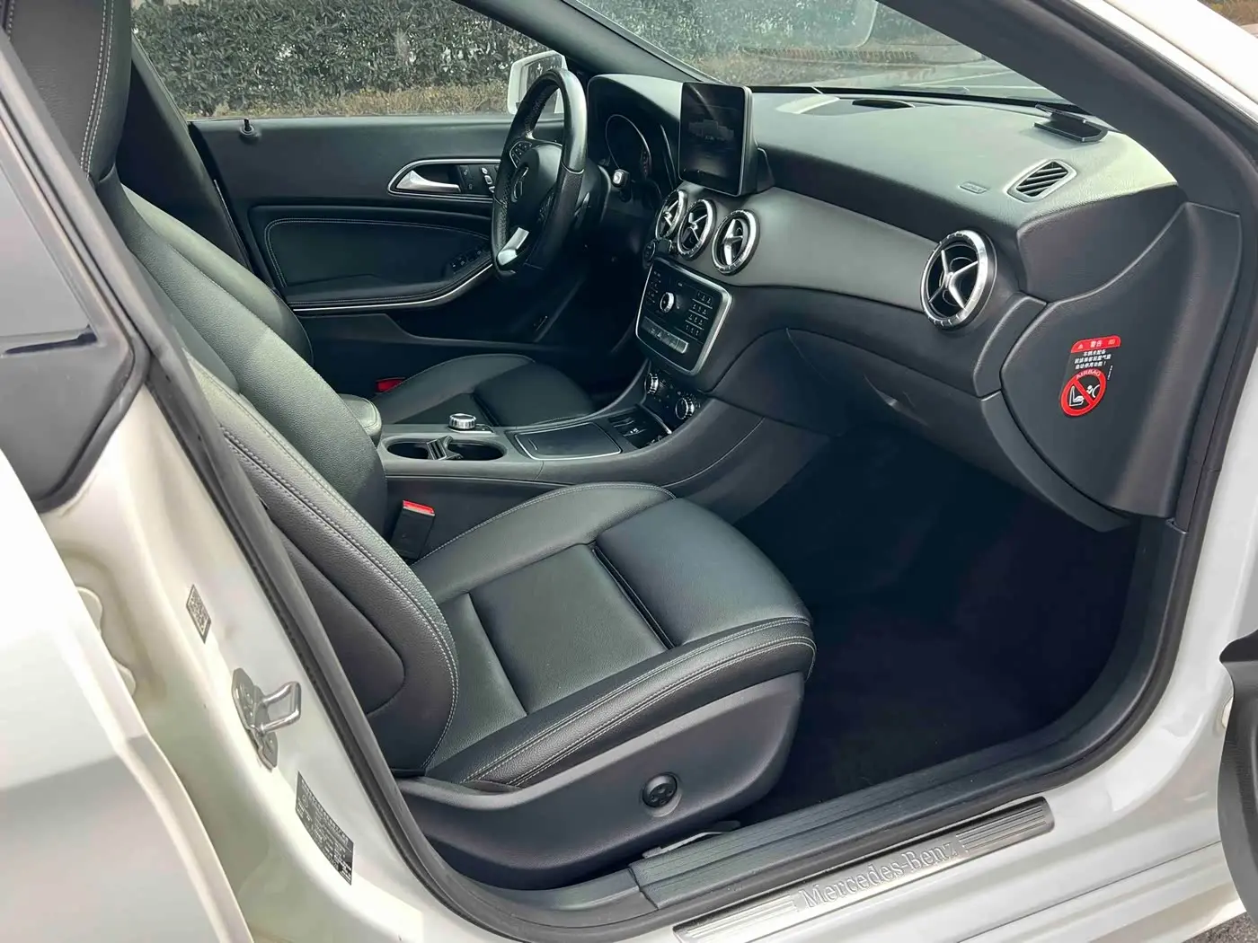 Mercedes-Benz CLA 2018 — Фото 11/15