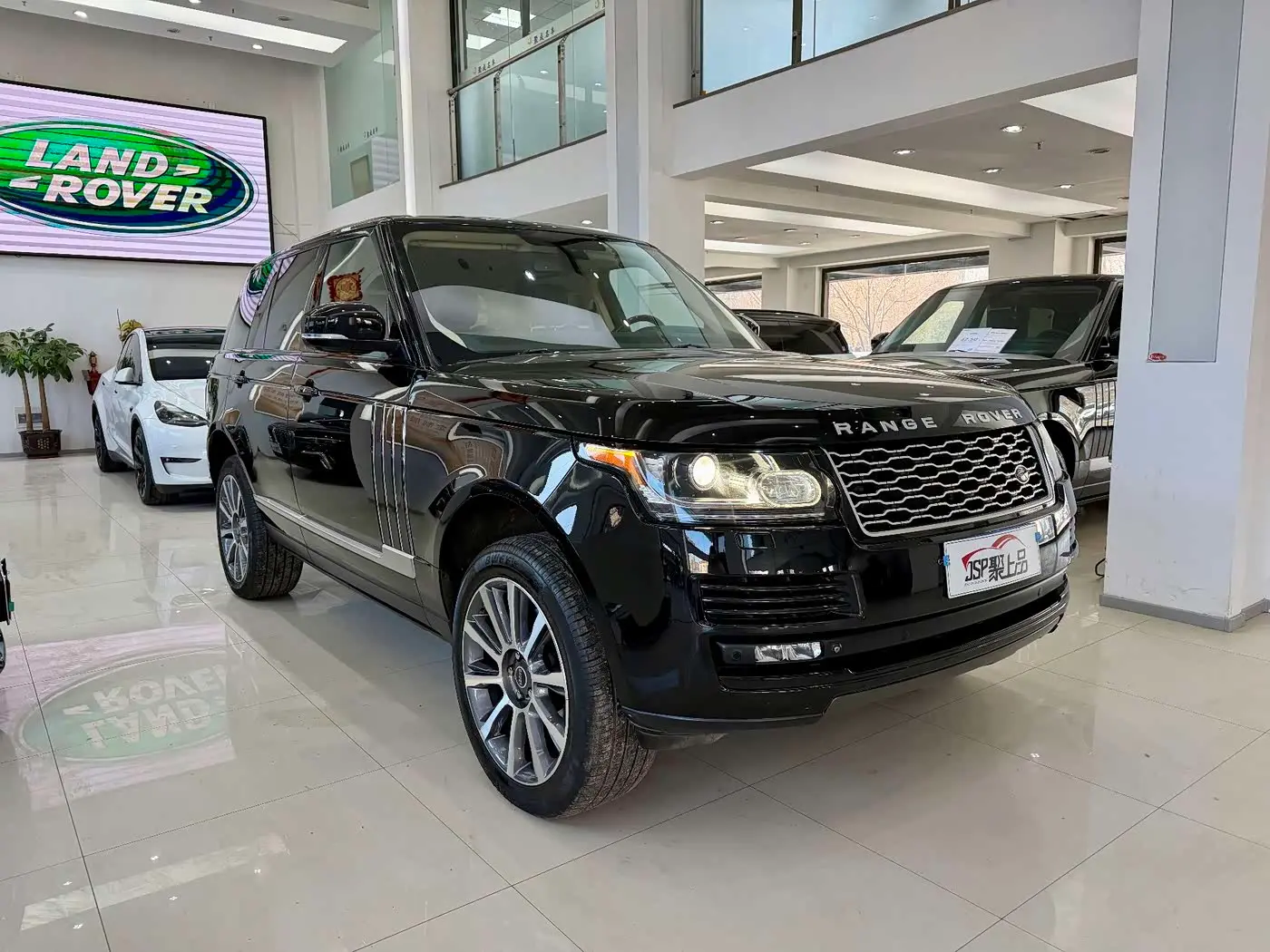 Land Rover Range Rover 2015 — Фото 3/15