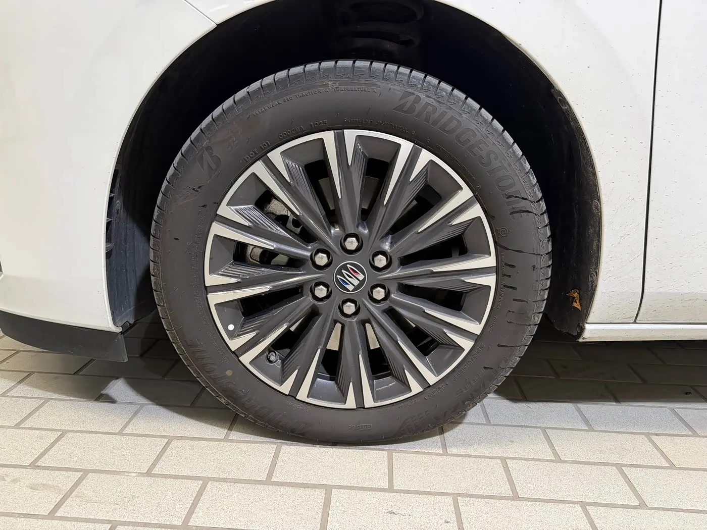 Buick GL8 2025 — ფოტო 8/20