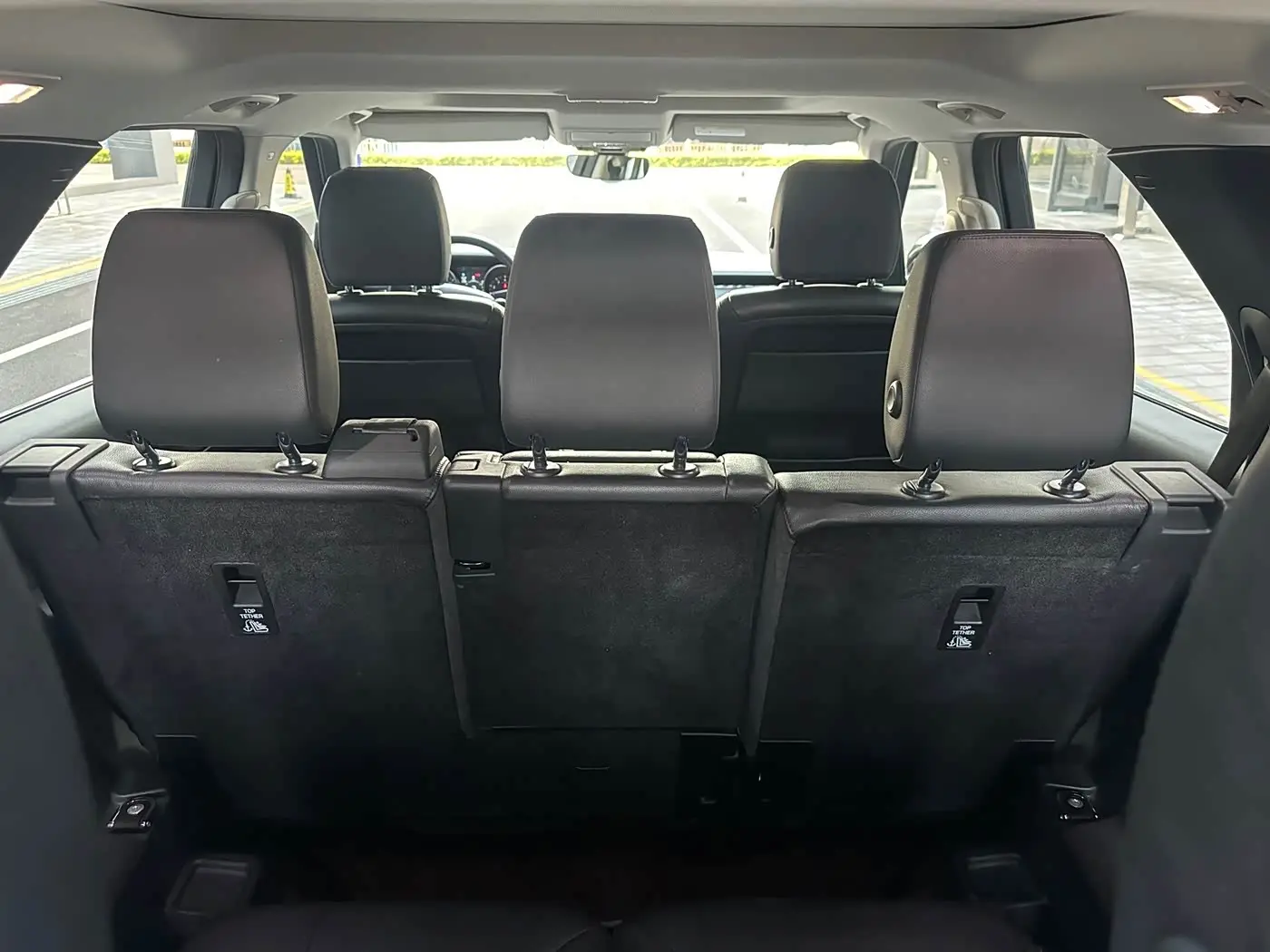 Land Rover Discovery 2019 — Photo 14/18