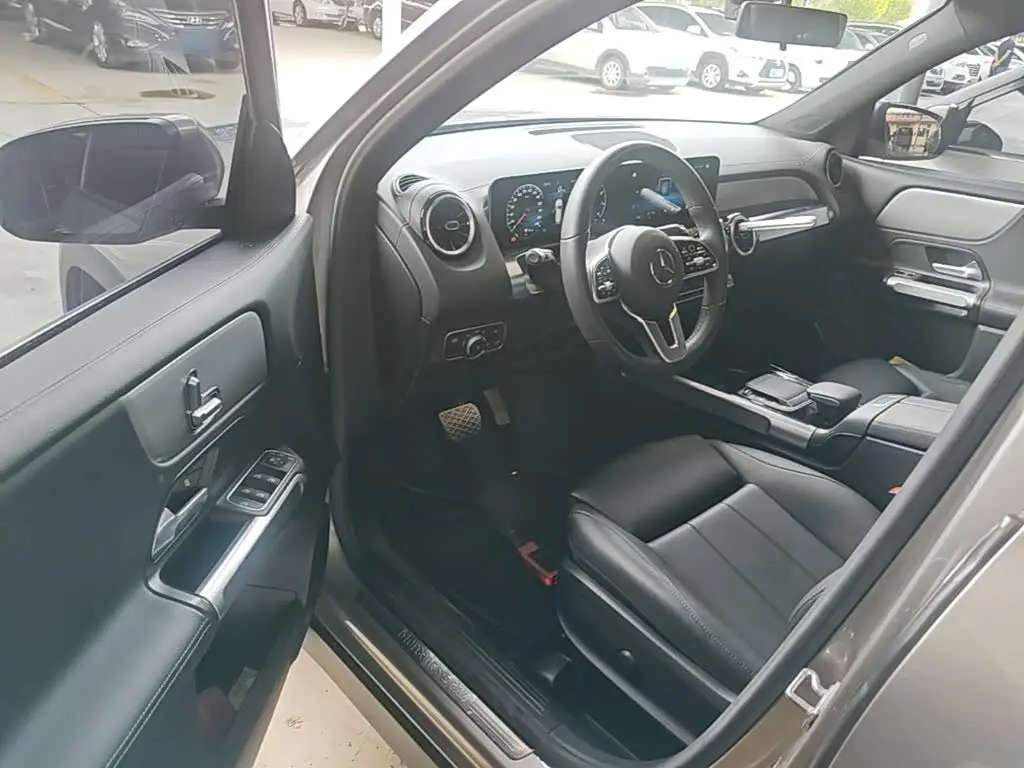 Mercedes-Benz GLB 2020 — Фото 16/20