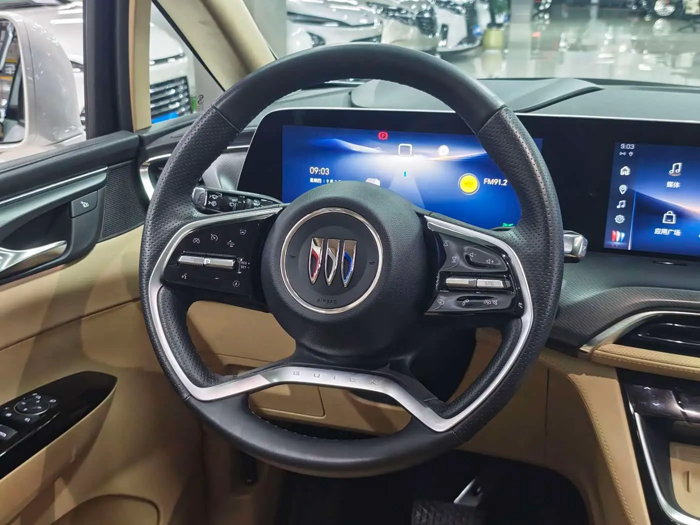 Buick GL8 New Energy 2025 — Photo 11/15