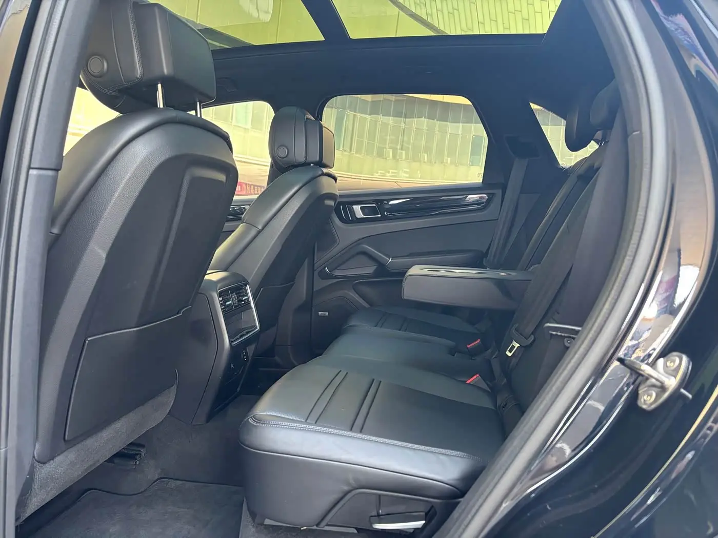Porsche Cayenne New Energy 2021 — Photo 8/16