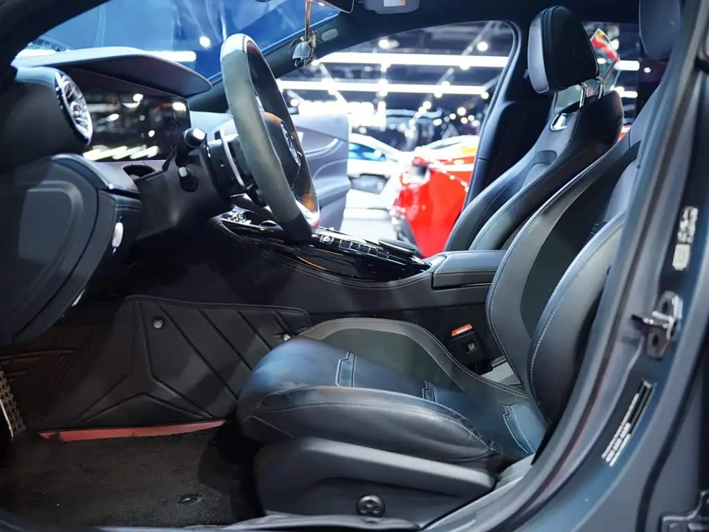 Mercedes-Benz AMG GT 2025 — Фото 8/20
