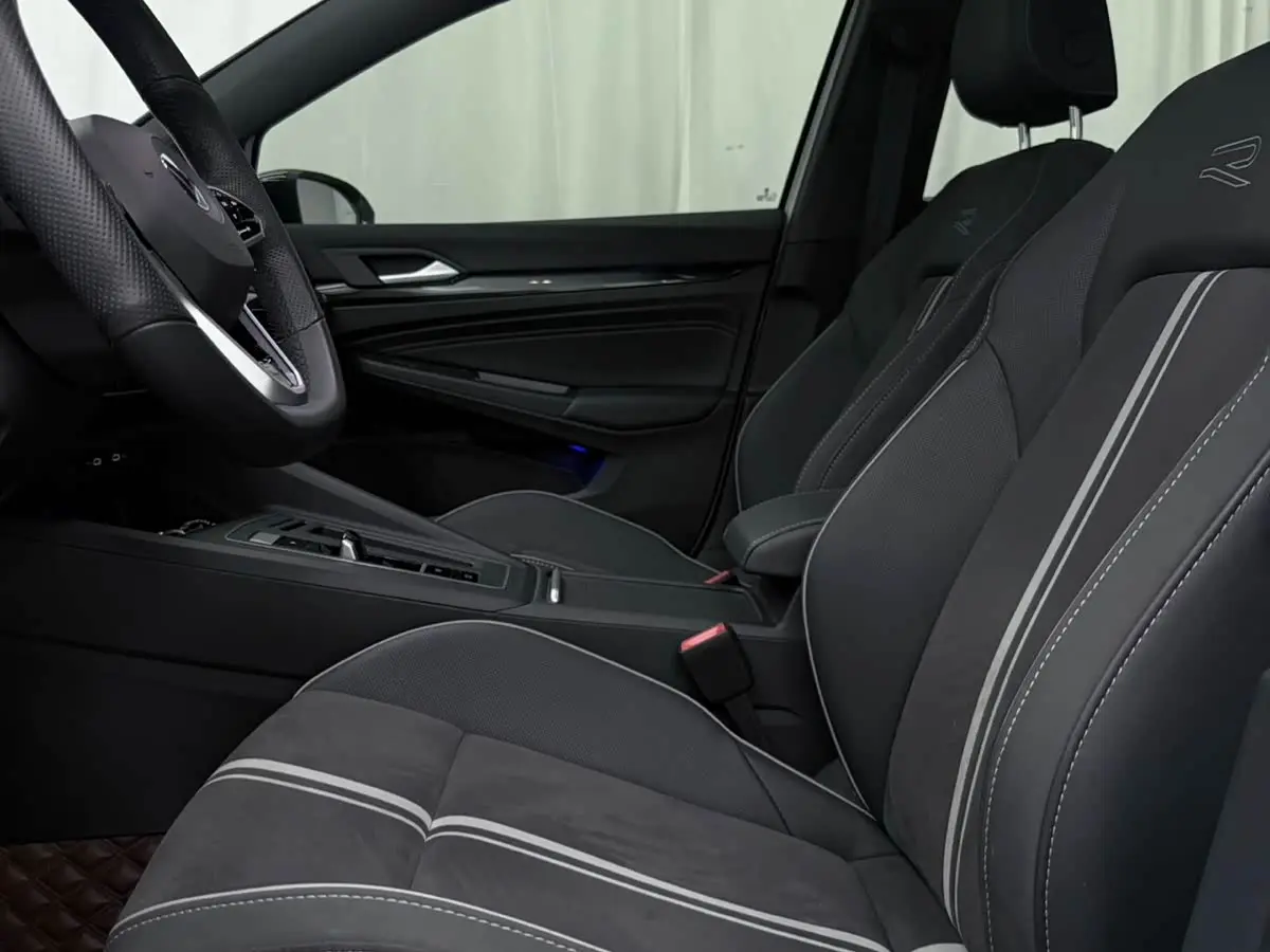 Volkswagen Golf 2022 — Photo 10/19