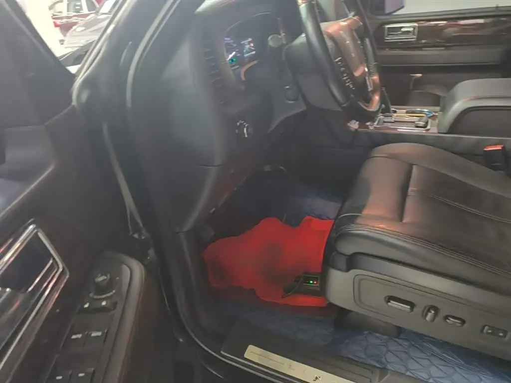 Lincoln Navigator 2016 — Şəkil 16/20