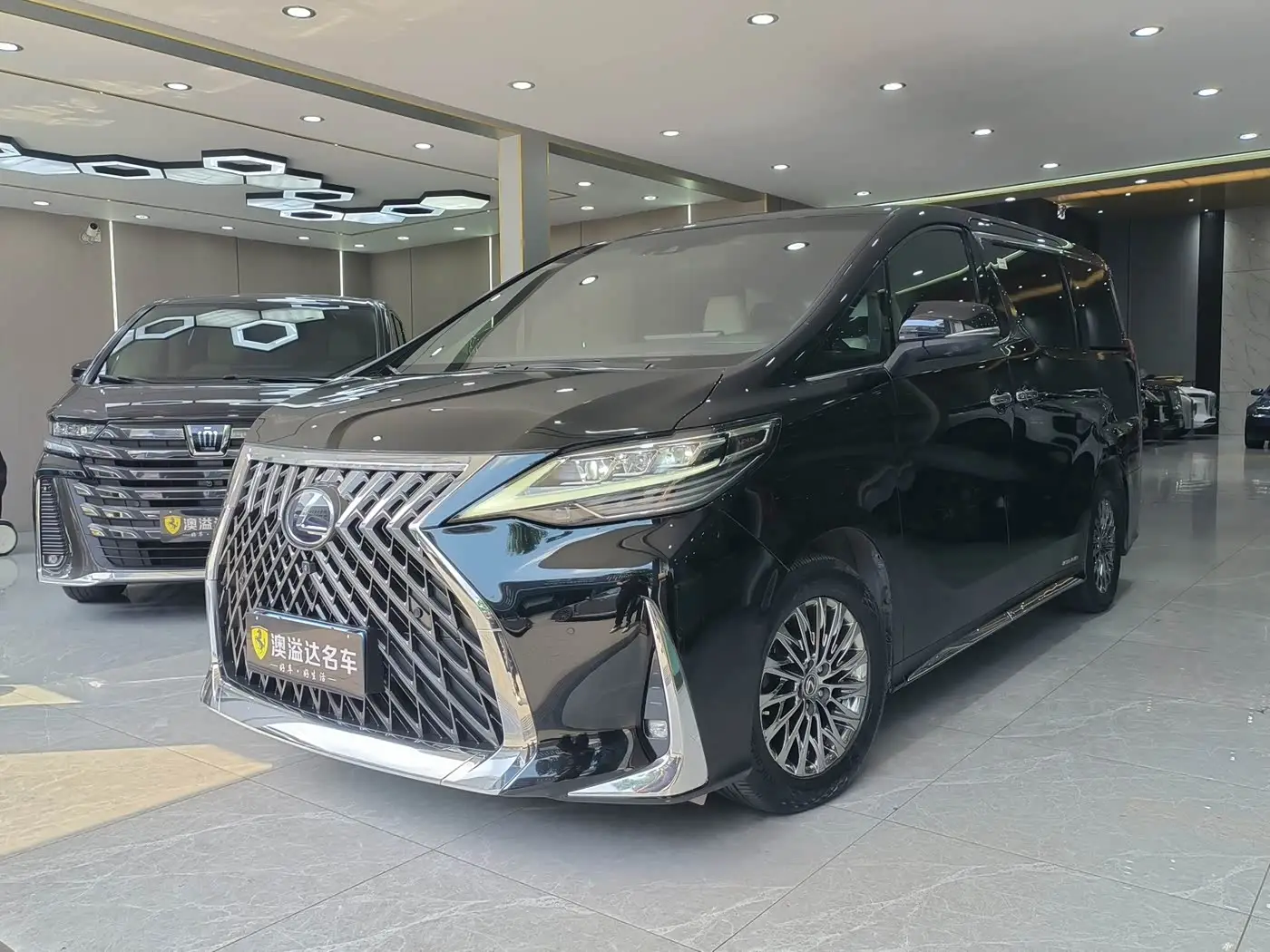Lexus LM, 2021