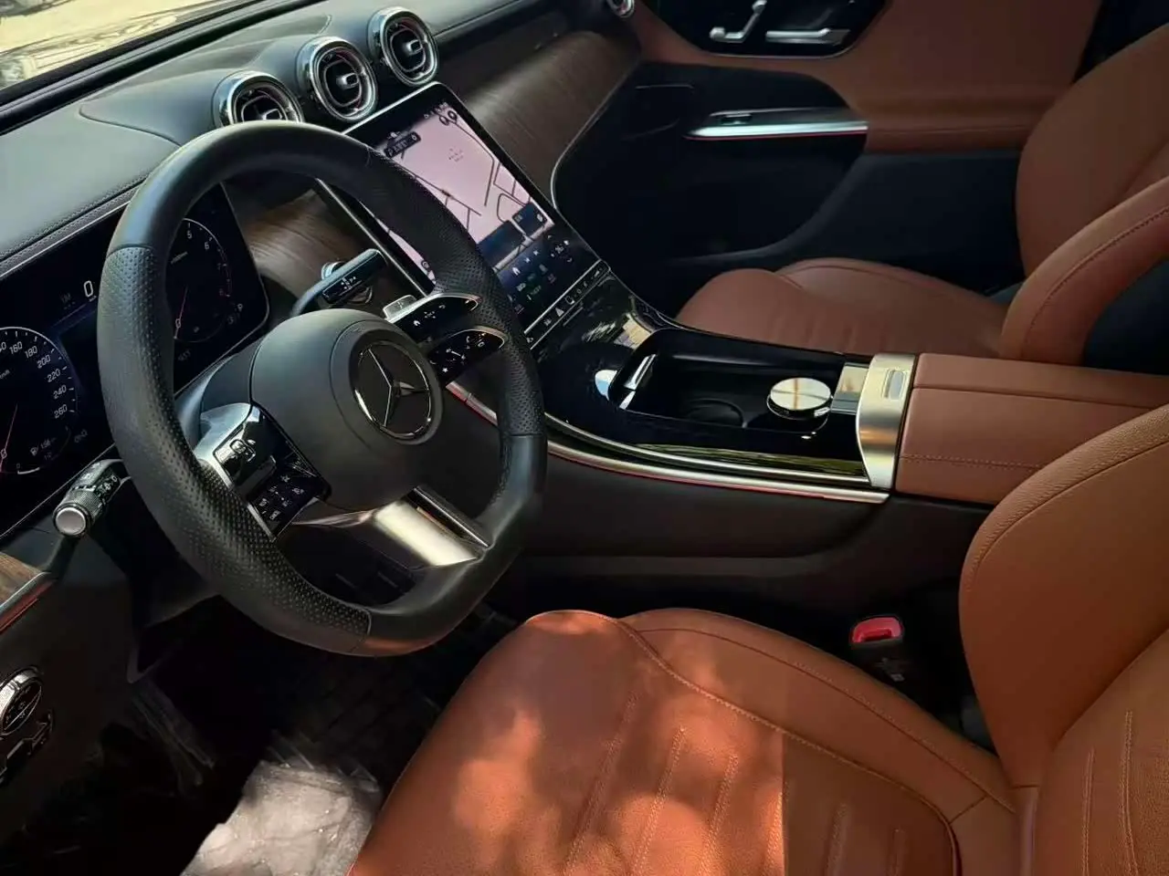 Mercedes-Benz GLC 2024 — Photo 6/9