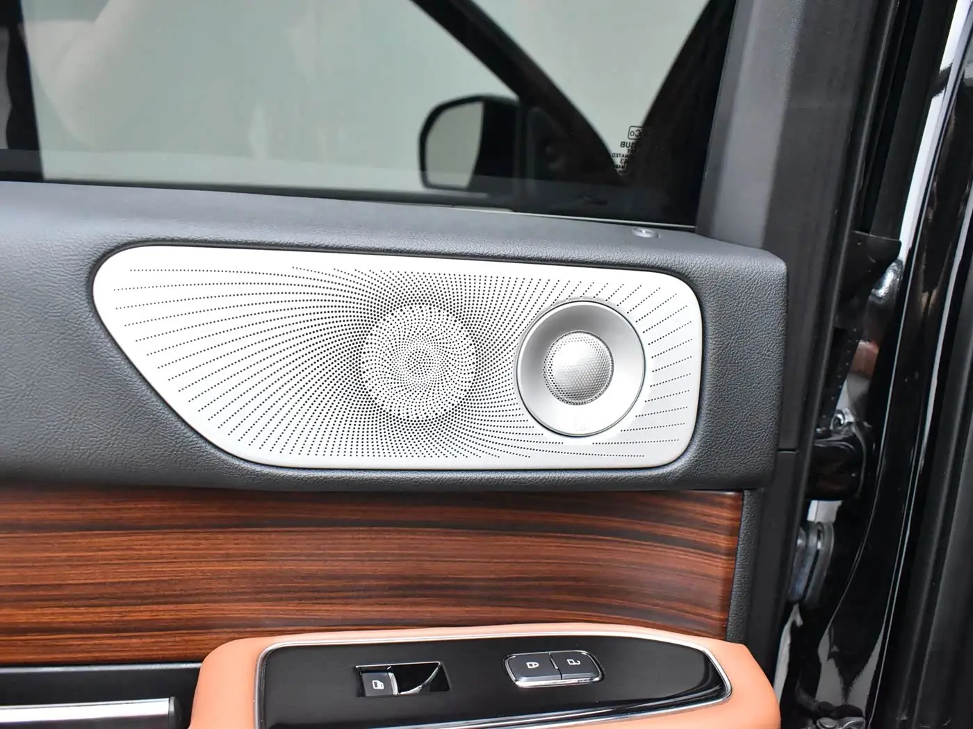 Lincoln Navigator 2019 — Фото 20/20