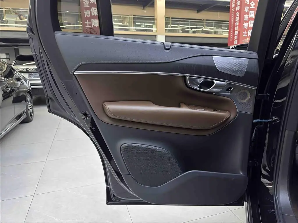 Volvo XC90 2019 — Photo 14/17