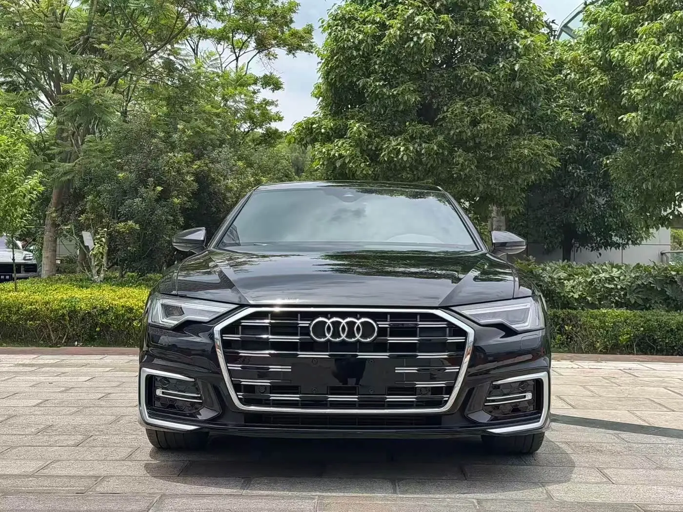 Audi A6L 2022 — Photo 2/9