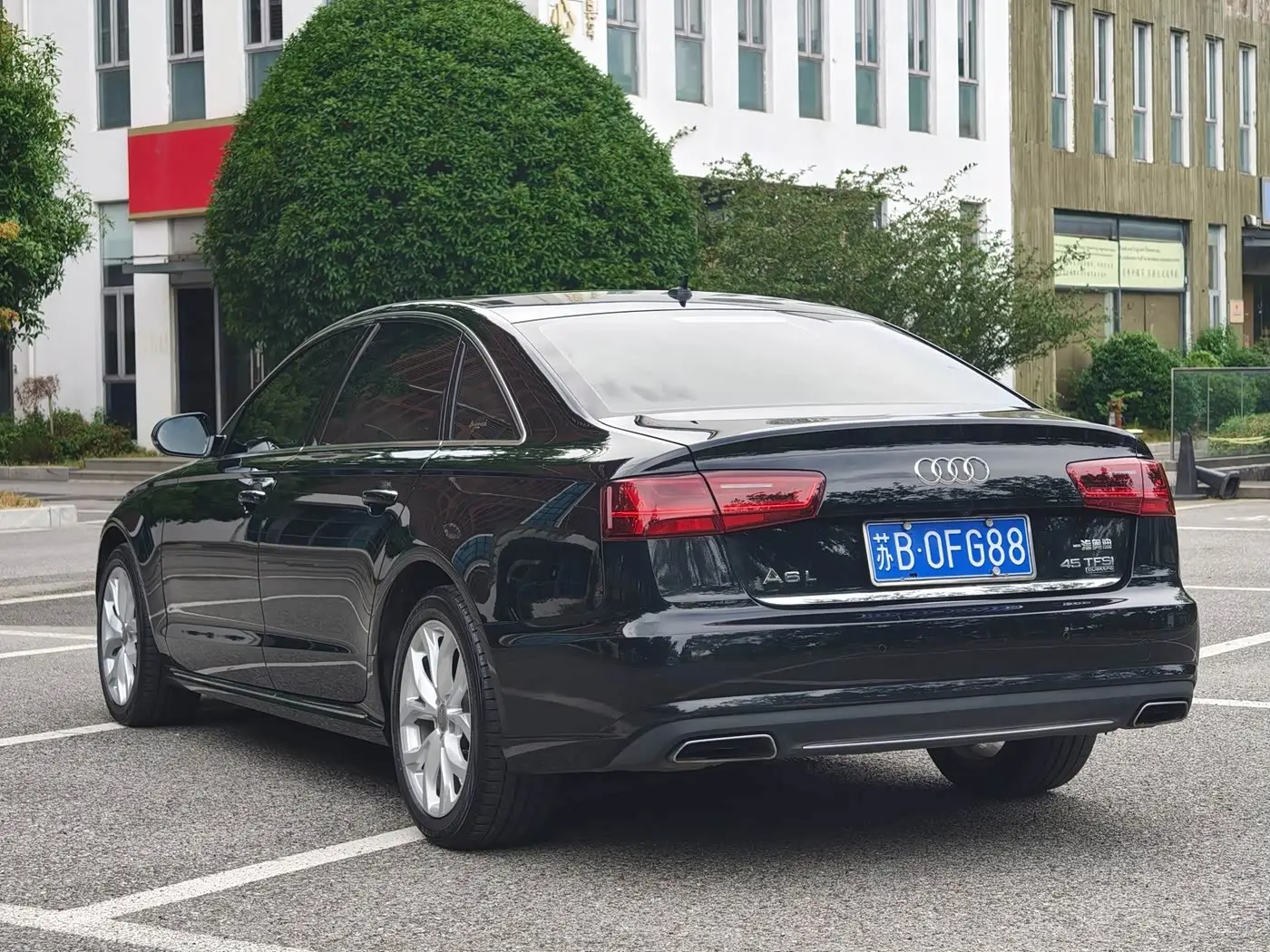 Audi A6L 2017 — Photo 4/14