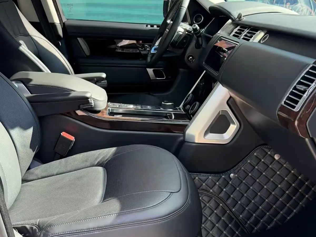 Land Rover Range Rover 2020 — Photo 15/19