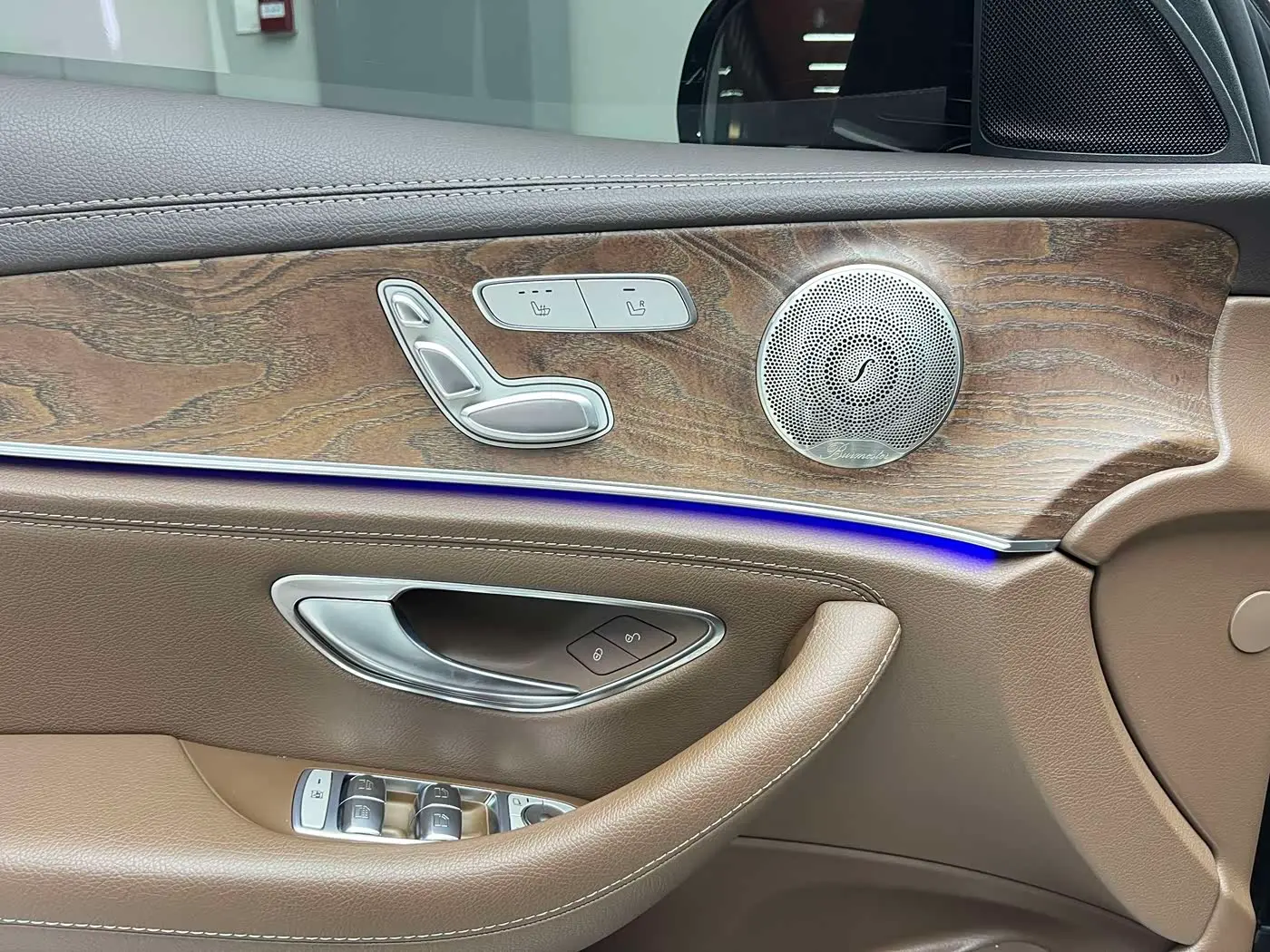 Mercedes-Benz E-Class 2022 — Photo 10/19