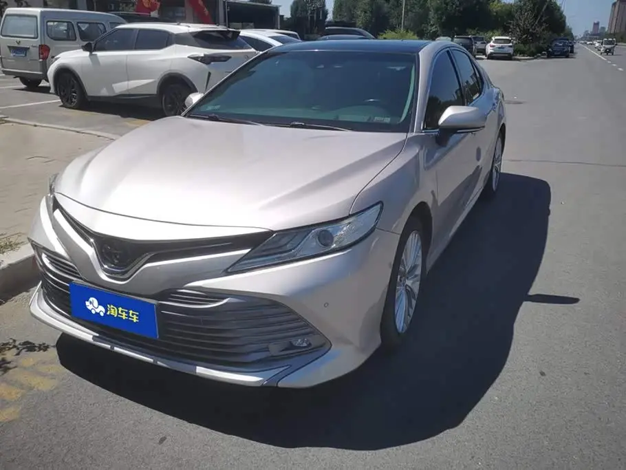 Toyota Camry 2018 — Şəkil 1/16