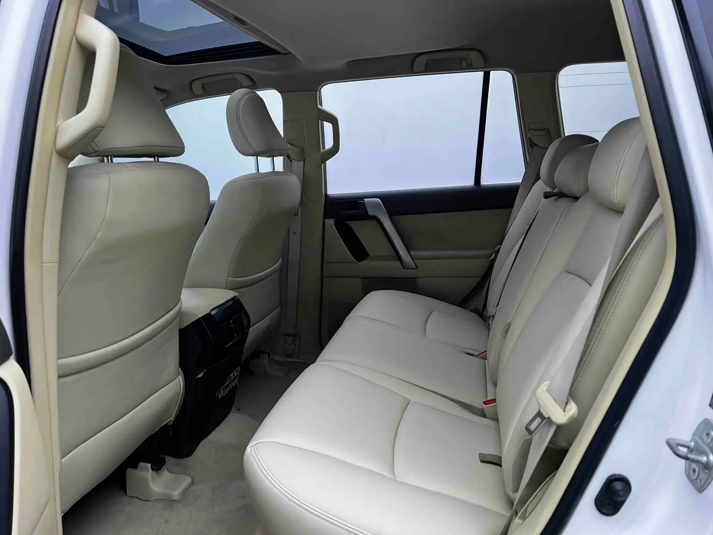 Toyota Prado 2014 — Photo 6/10